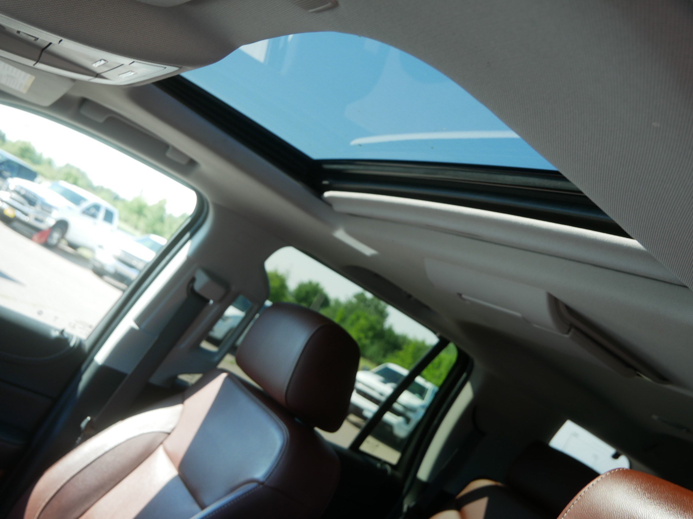 Used 2019 Chevrolet Tahoe Premier w/ Premier Plus Edition AWD/4WD image 19