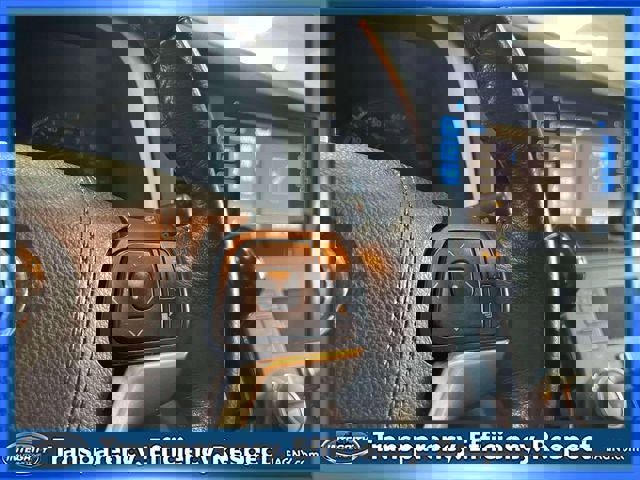 Used 2015 Toyota Sienna XLE Premium w/ Four Season Floor Mat Package image 25