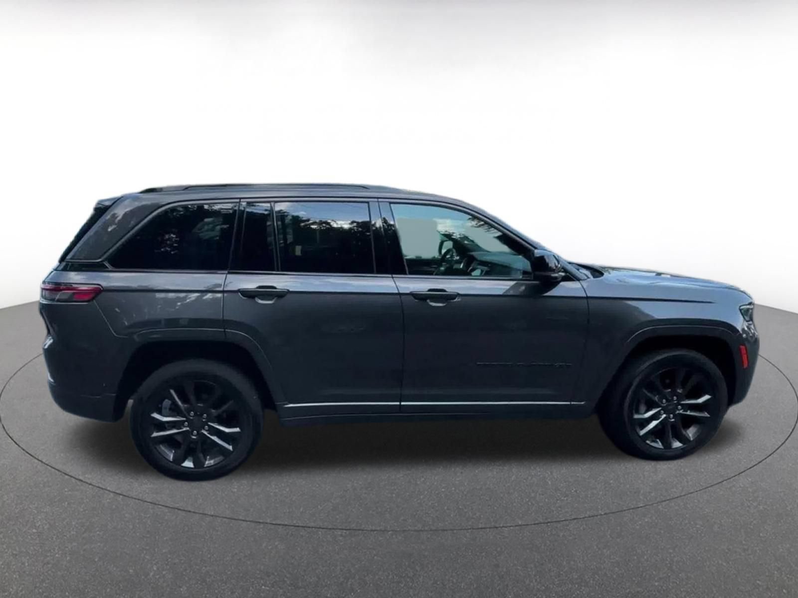 Used 2026 Jeep Grand Cherokee Limited AWD/4WD image 15