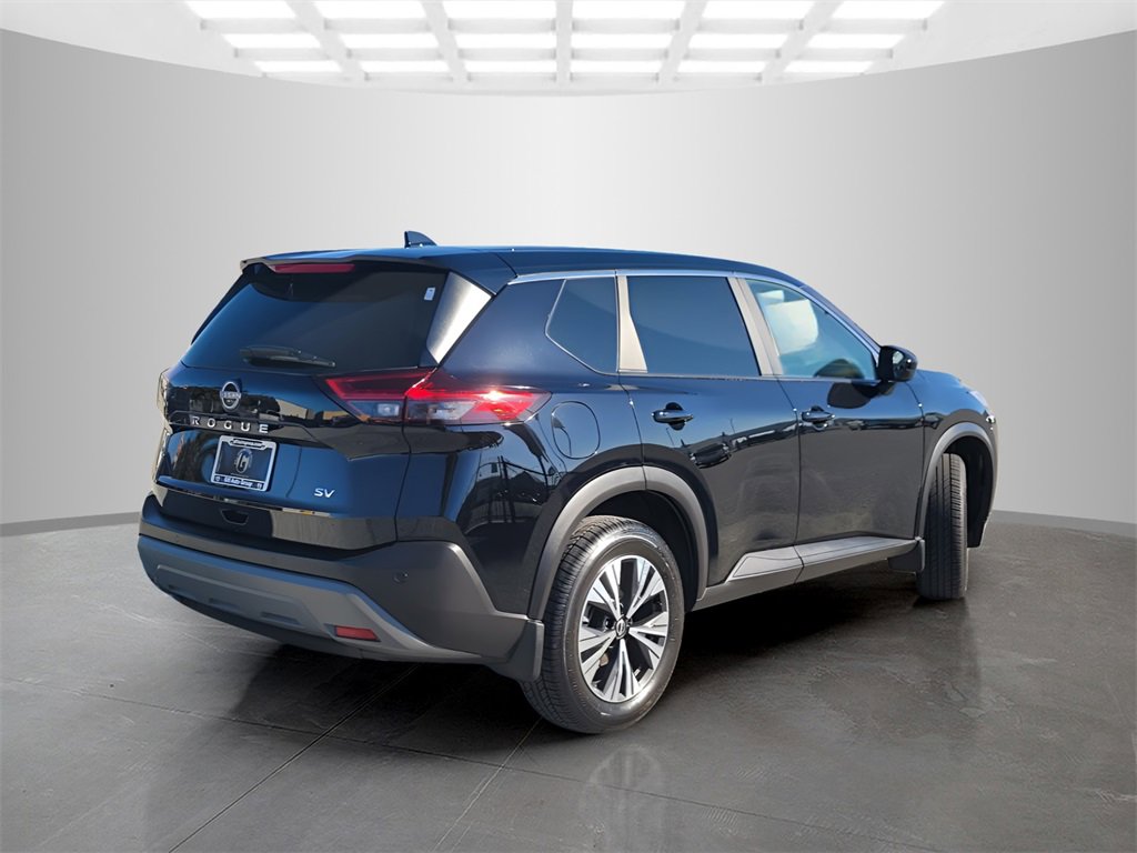 Used 2023 Nissan Rogue SV image 4