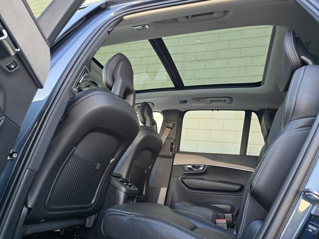 Used 2022 Volvo XC90 T8 Inscription image 36