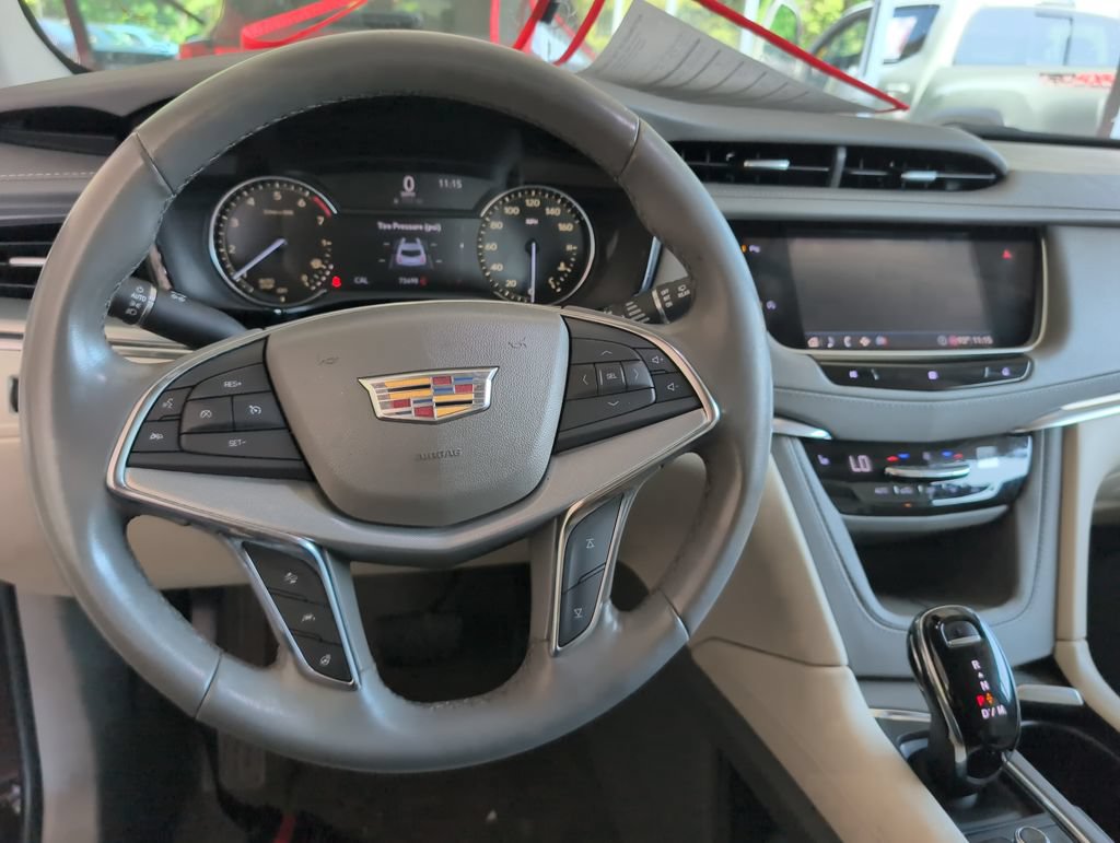 Used 2020 Cadillac XT5 Premium Luxury FWD image 12