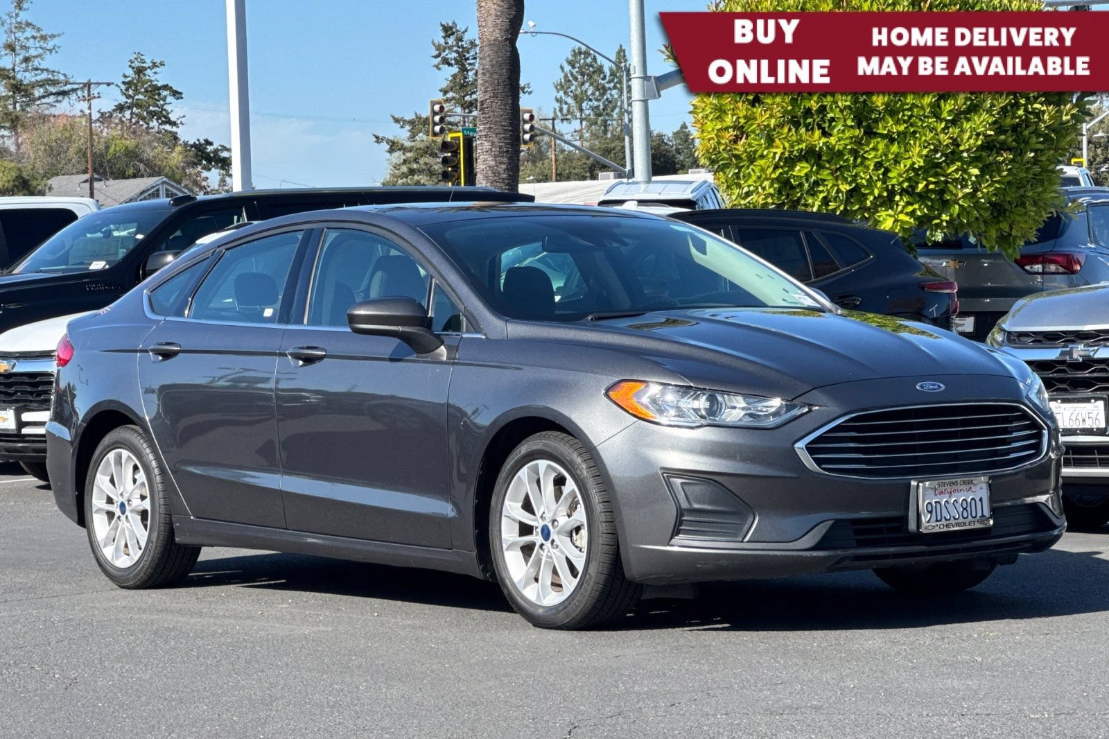 Used 2020 Ford Fusion SE FWD image 1