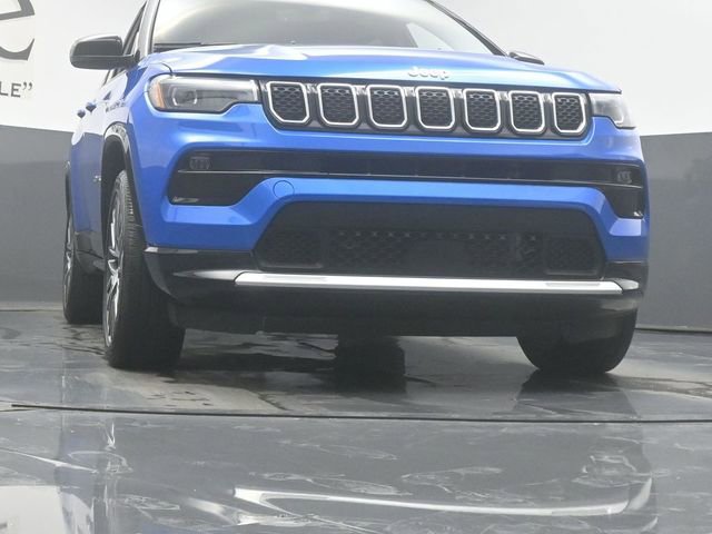 Used 2023 Jeep Compass Limited w/ Elite Group AWD/4WD image 3