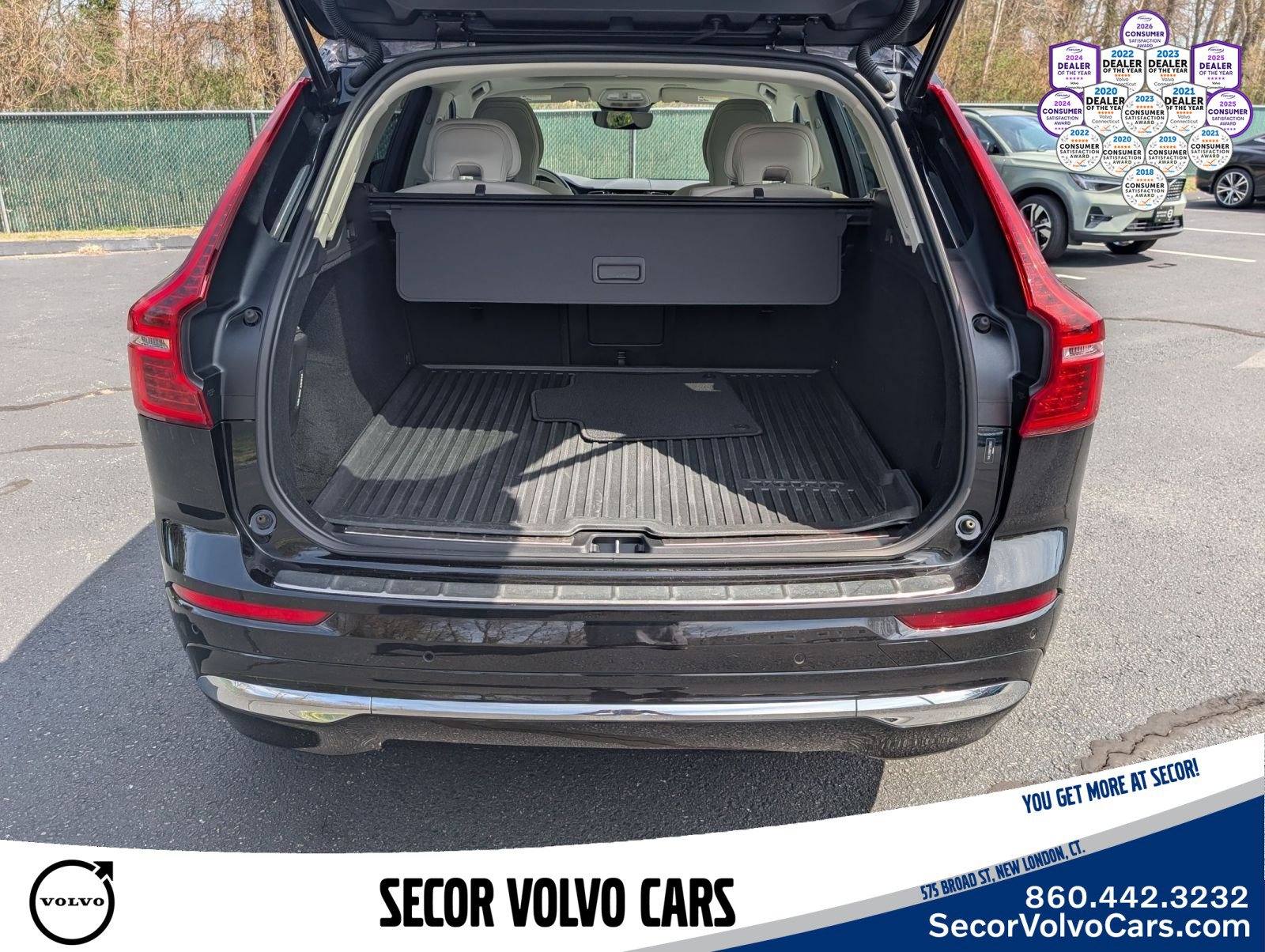 Used 2023 Volvo XC60 B5 Plus w/ Climate Package AWD/4WD image 30