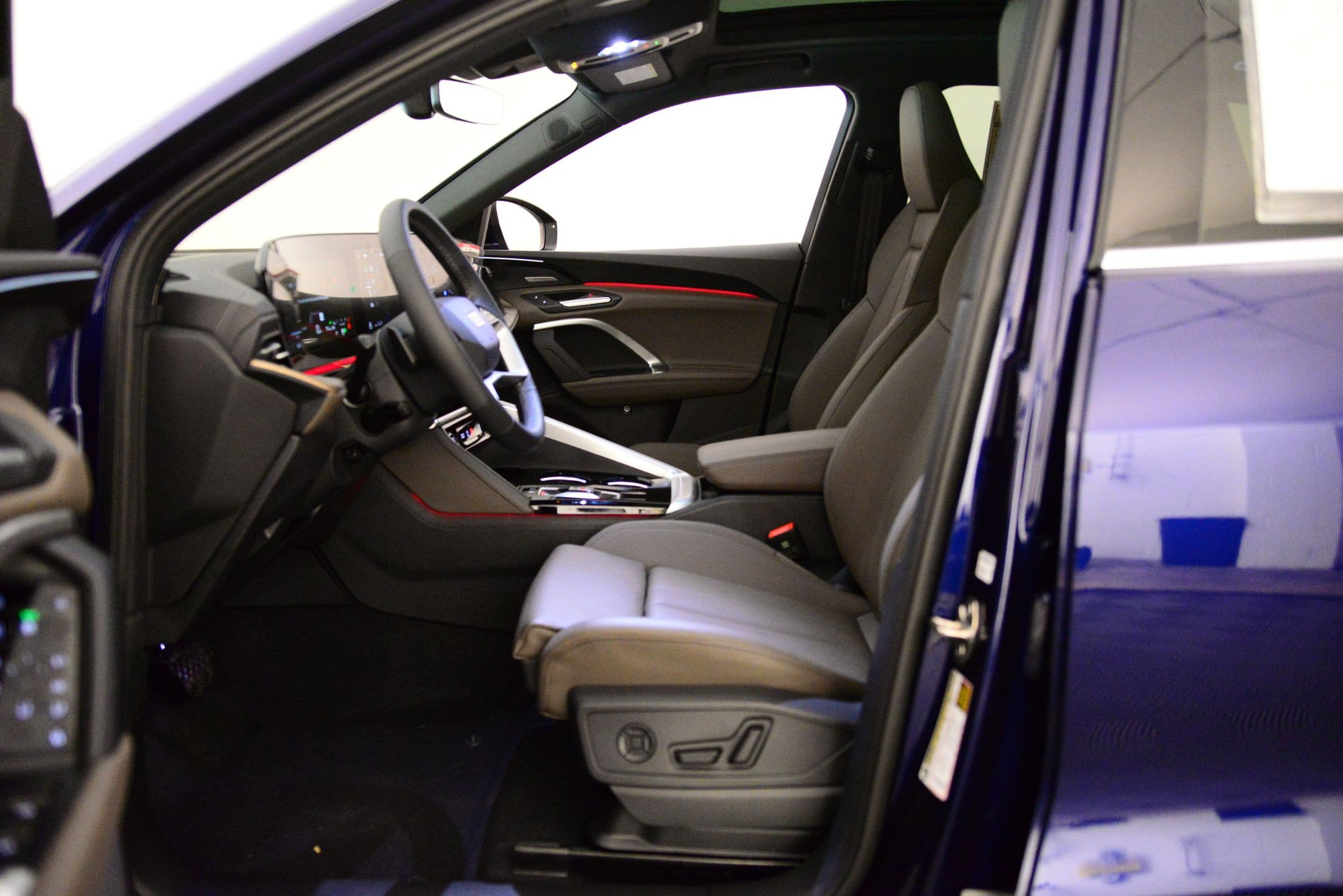 New 2025 Audi Q5 Premium AWD/4WD image 22