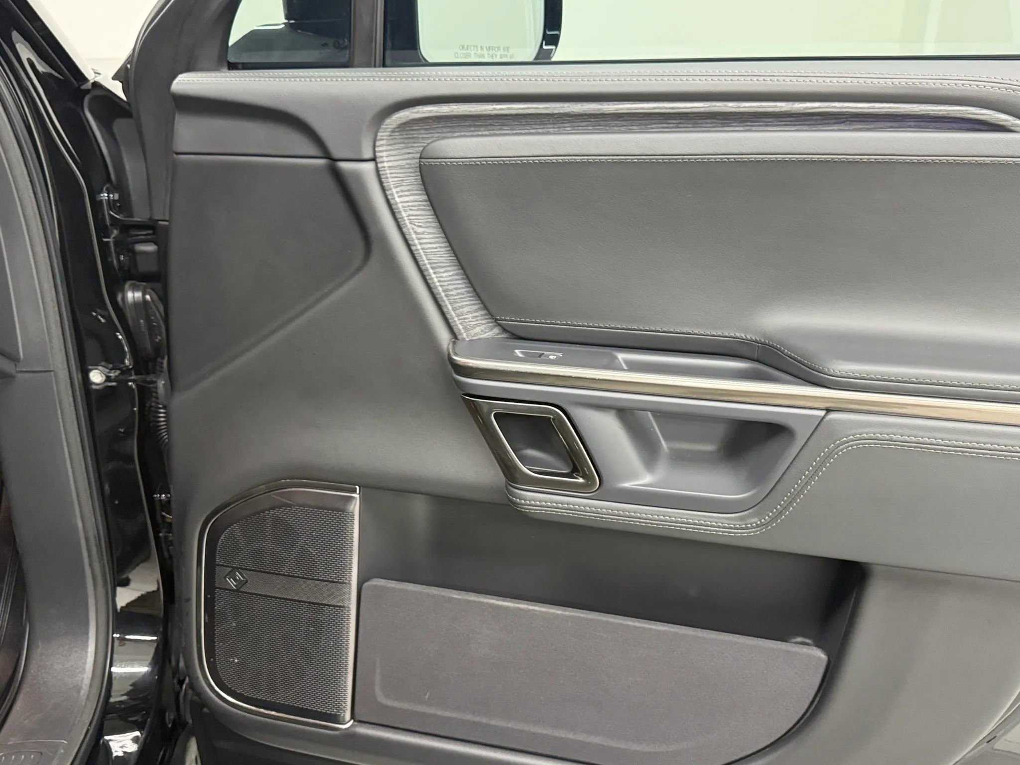 Used 2023 Rivian R1T Adventure image 29