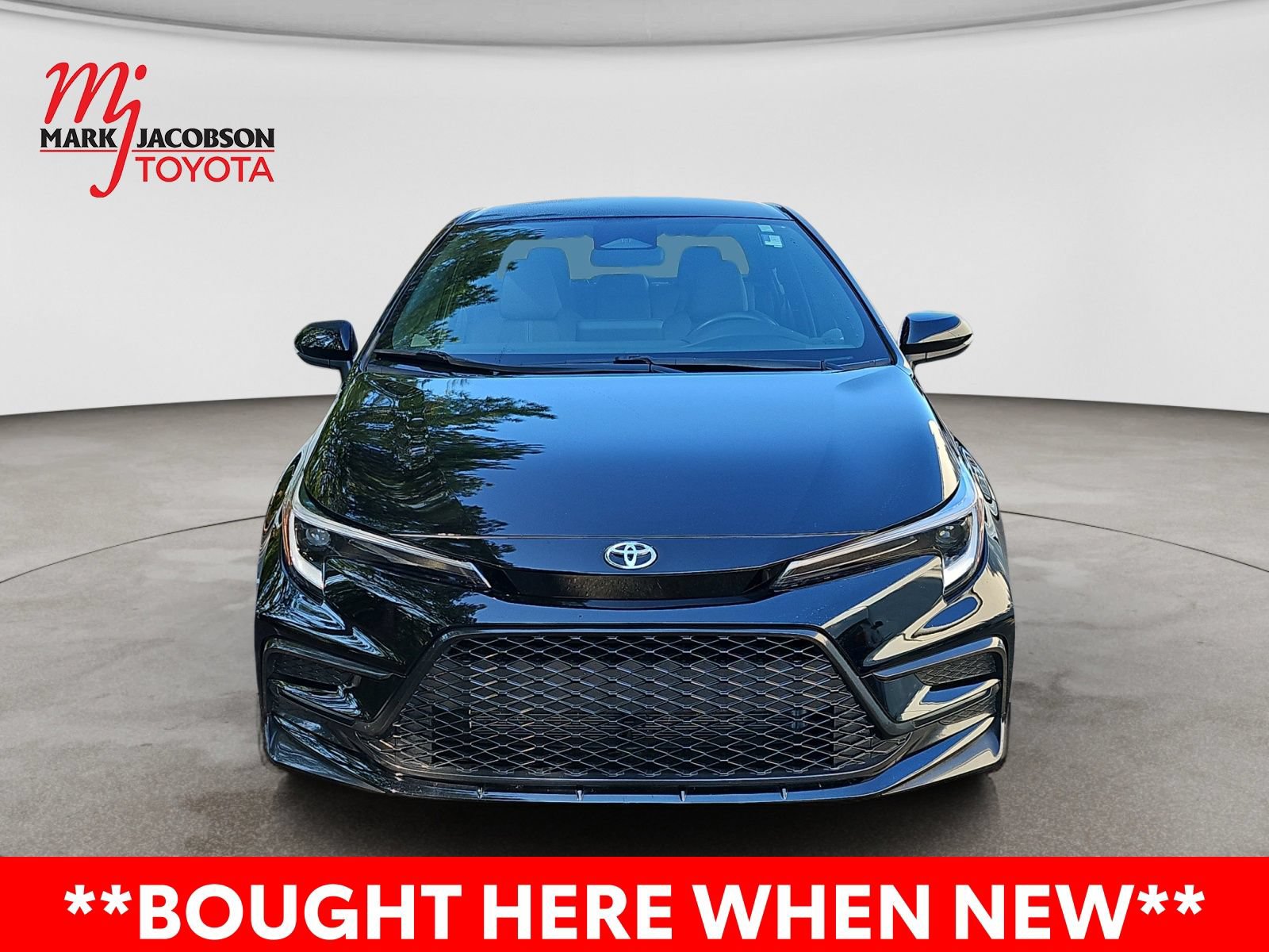 Used 2025 Toyota Corolla SE FWD image 3