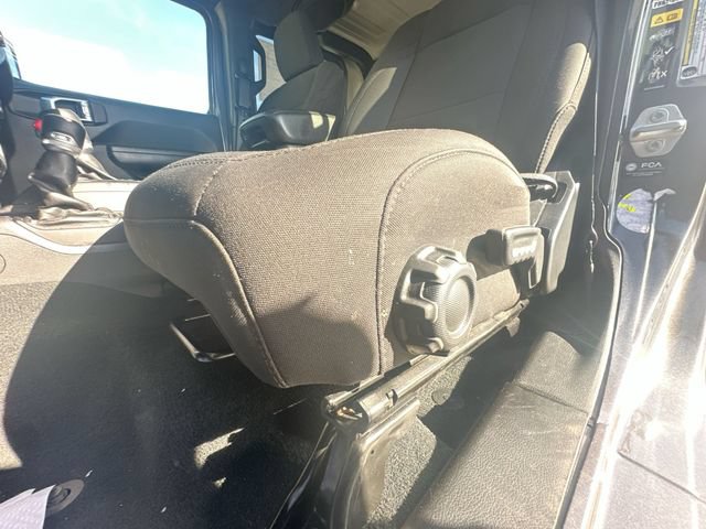 Used 2022 Jeep Gladiator Sport AWD/4WD image 14