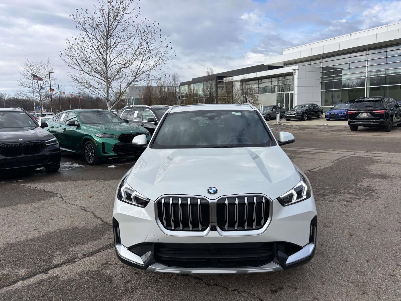 New 2026 BMW X1 xDrive28i w/ Technology Package AWD/4WD image 2