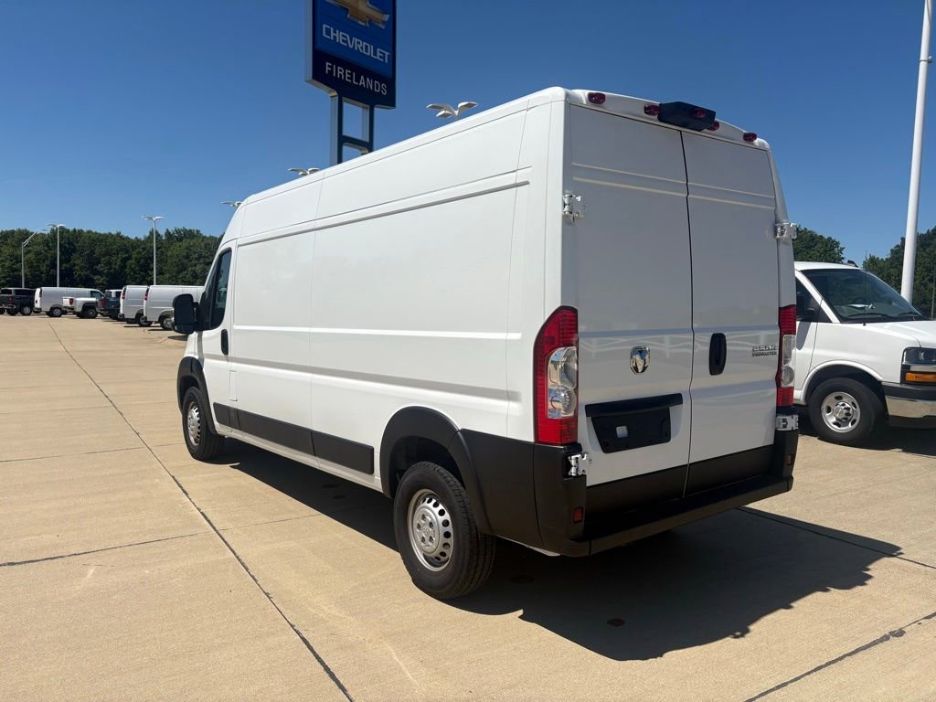Used 2026 RAM ProMaster 2500 w/ Convenience Group FWD image 4