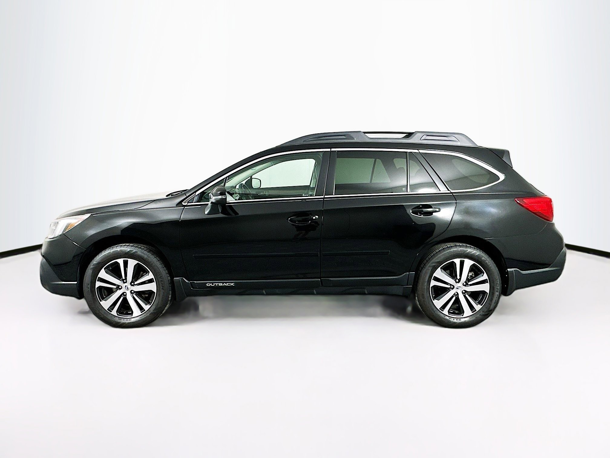 Used 2018 Subaru Outback 2.5i Limited AWD/4WD image 4