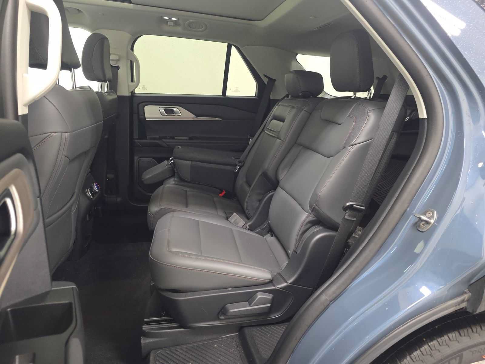 Used 2026 Ford Explorer Active w/ Active Comfort Package AWD/4WD image 10