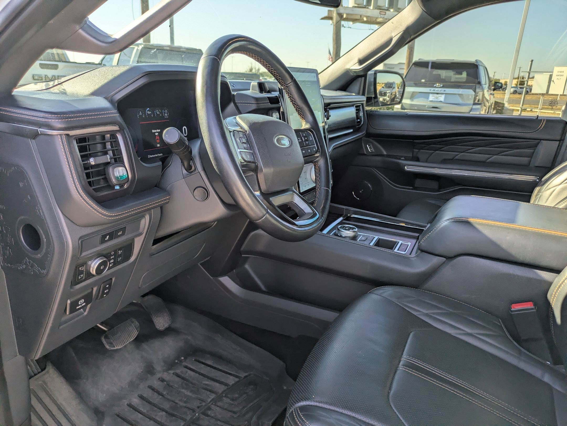 Used 2022 Ford Expedition Platinum image 9