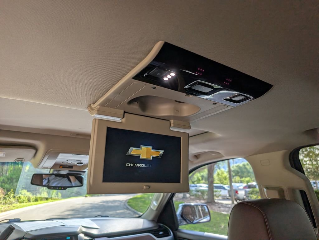 Used 2017 Chevrolet Suburban Premier image 29