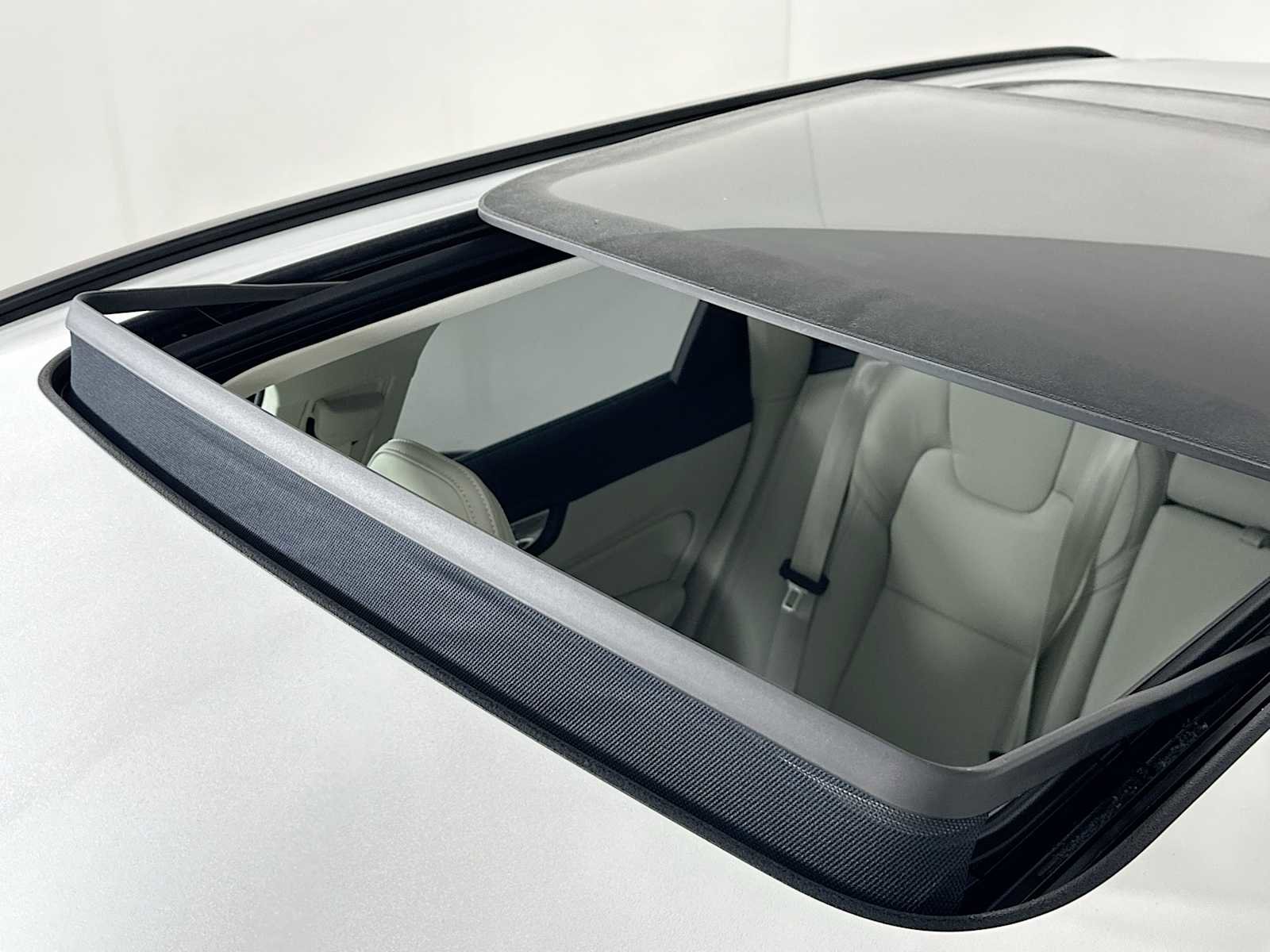 New 2026 Volvo XC60 B5 Ultra w/ Climate Package PRO image 20