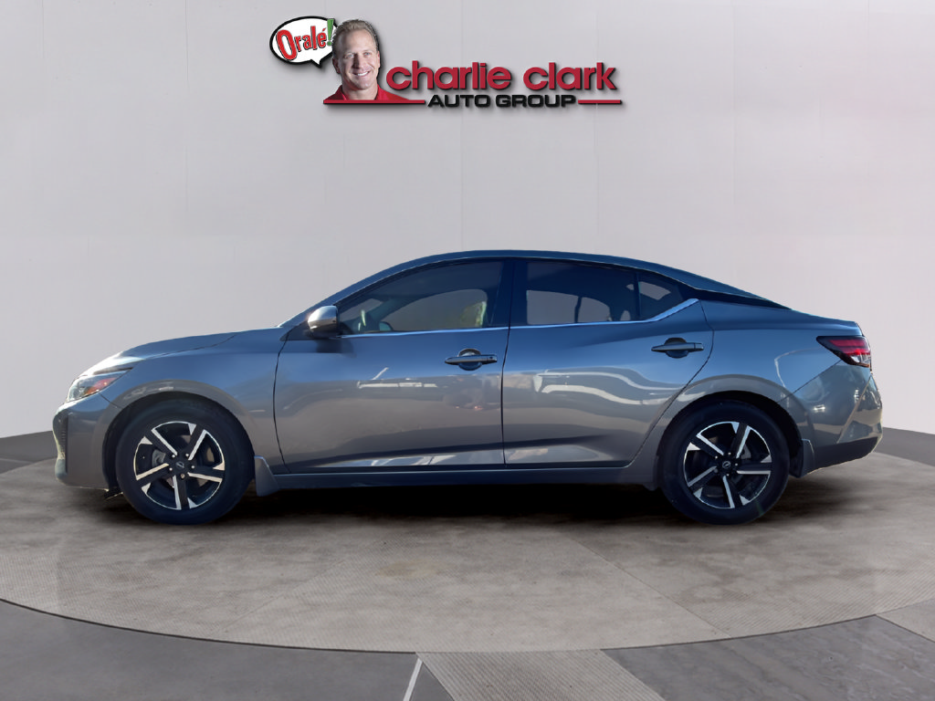 Used 2024 Nissan Sentra SV FWD image 2
