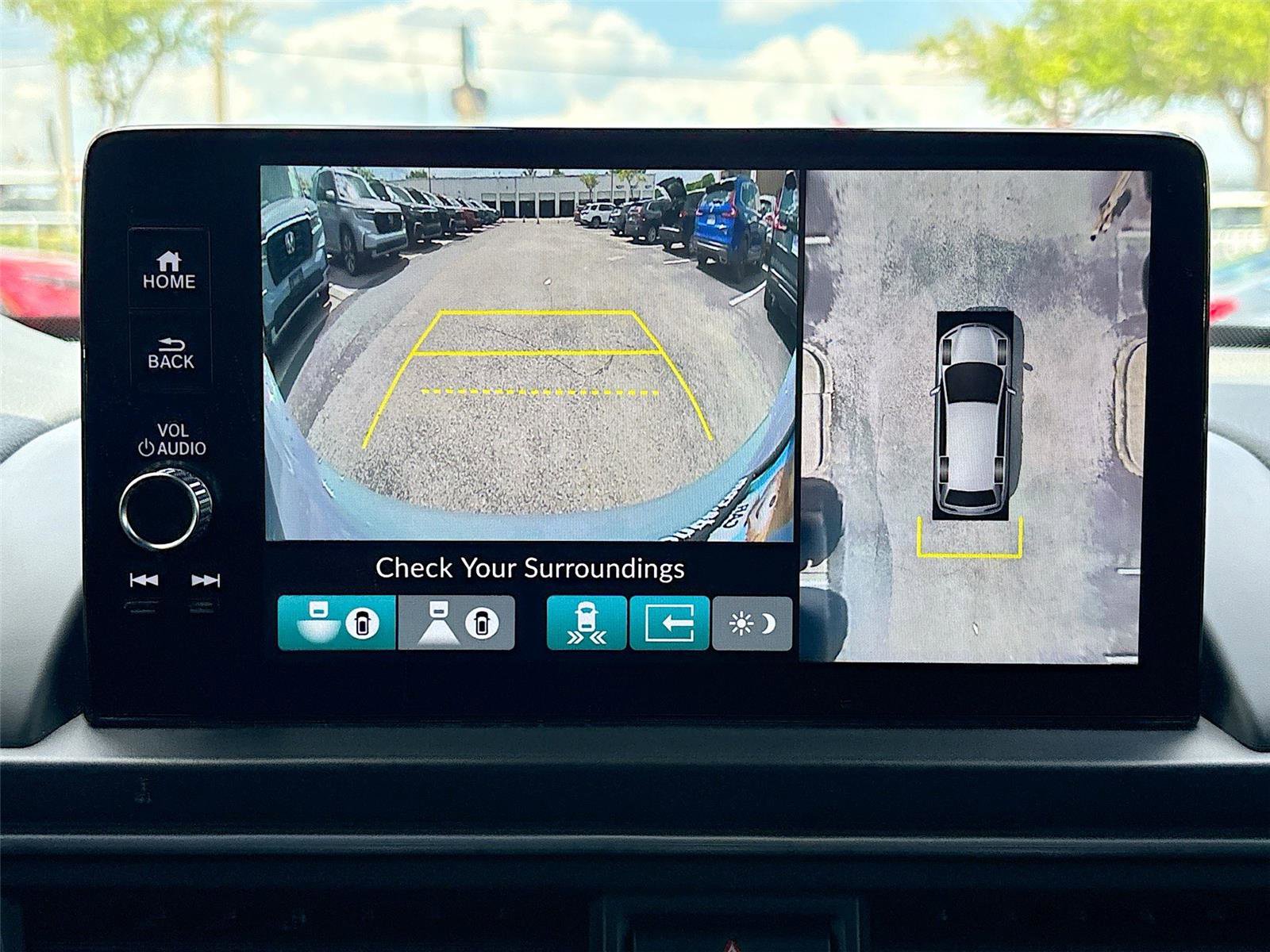 Certified 2025 Honda Pilot Black Edition image 16