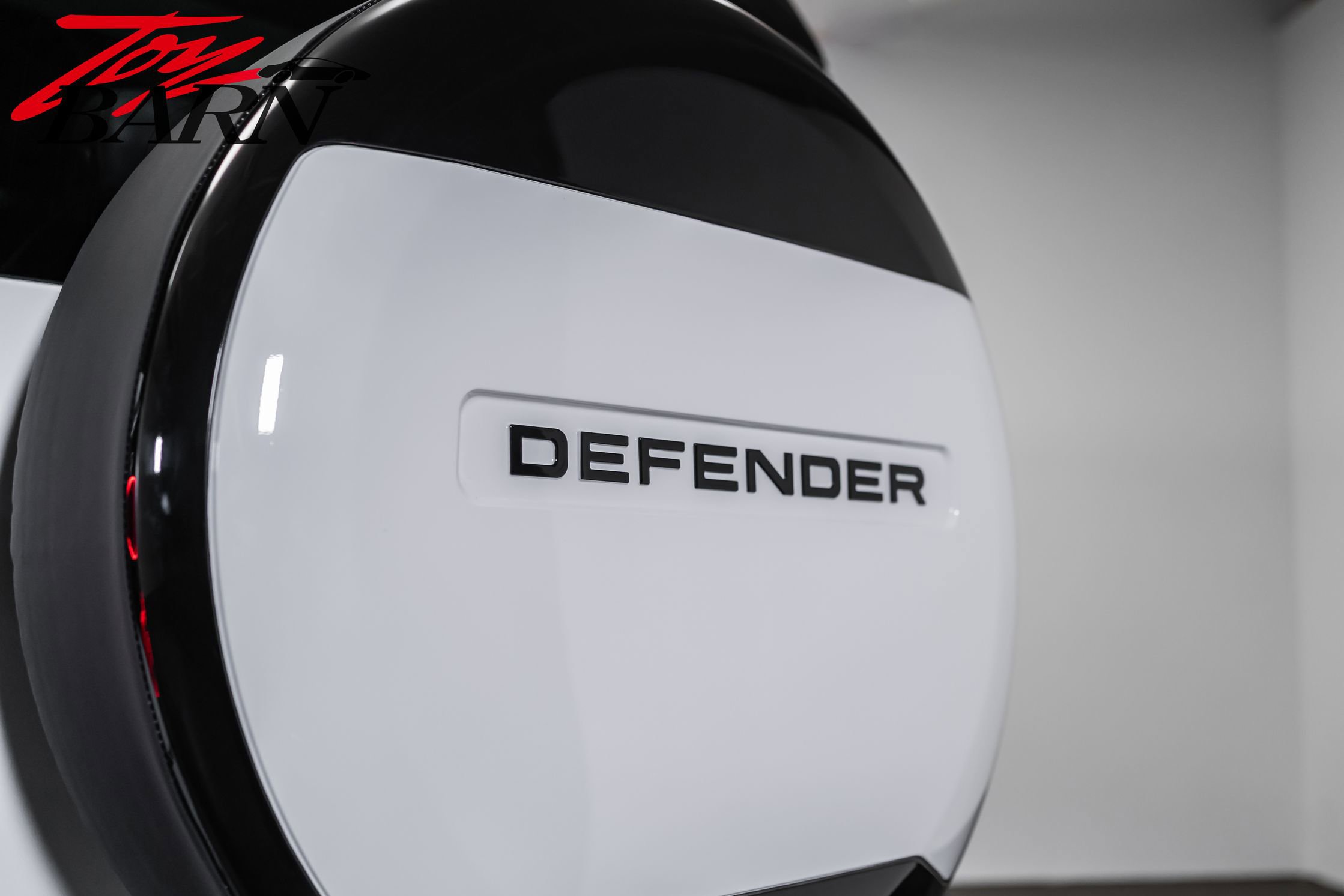 Used 2023 Land Rover Defender 130 SE image 12