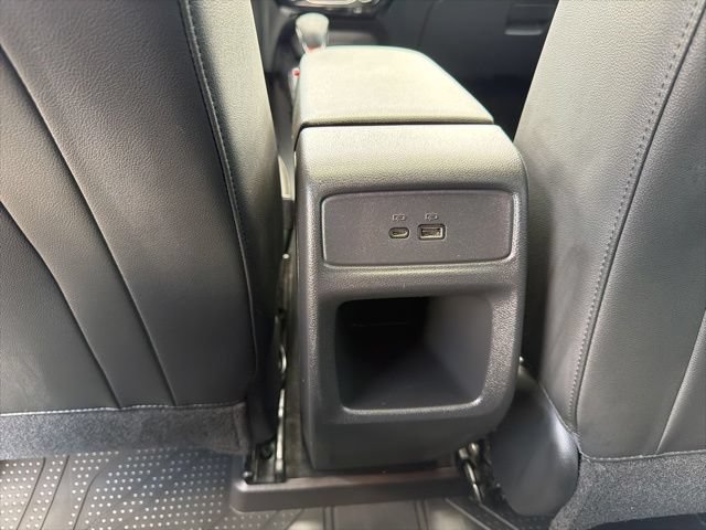 Used 2024 Chevrolet Trax RS w/ Sunroof Package FWD image 11