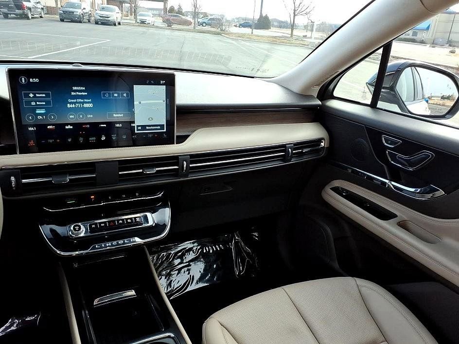 Used 2023 Lincoln Corsair Reserve w/ Equipment Group 201A image 21