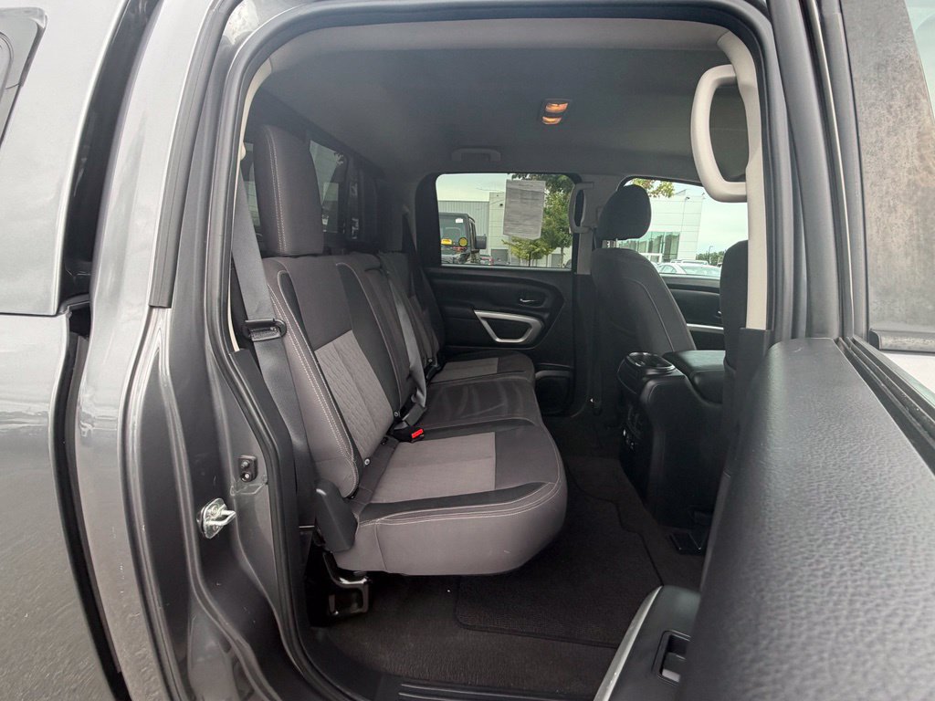 Used 2021 Nissan Titan SV w/ SV Convenience Package RWD image 44