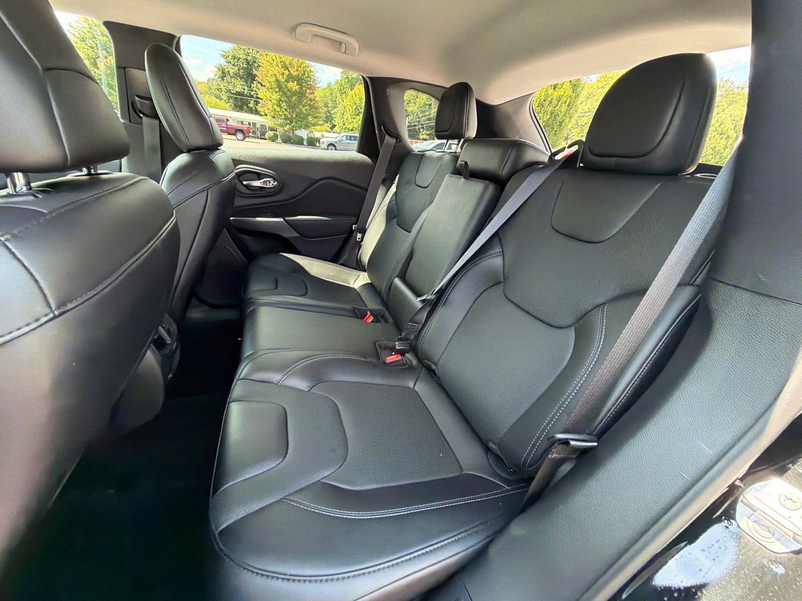 Used 2022 Jeep Cherokee Latitude Lux AWD/4WD image 22