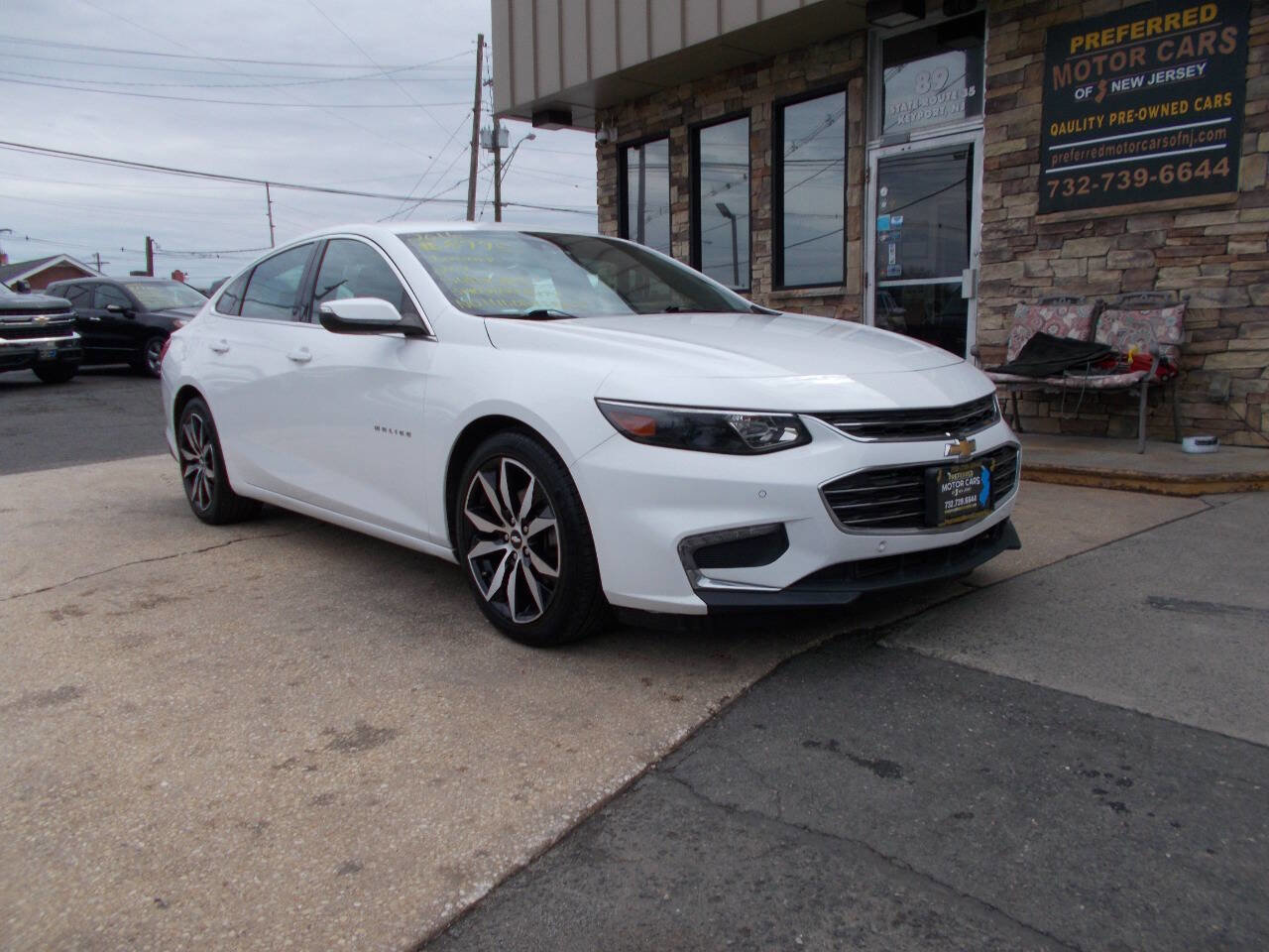Used 2016 Chevrolet Malibu LT image 1