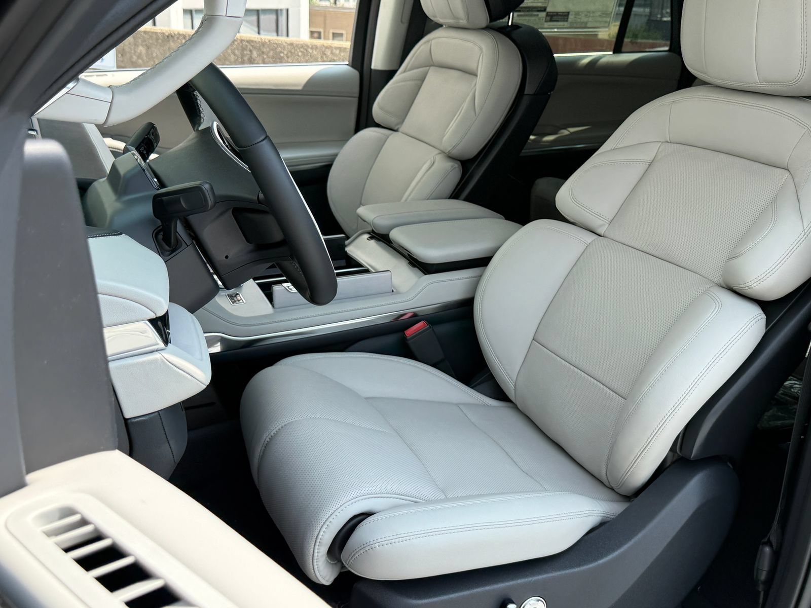 New 2026 Lincoln Navigator L Reserve AWD/4WD image 27