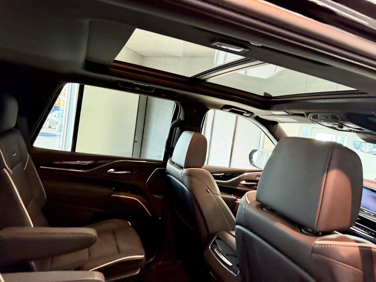 Certified 2024 Cadillac Escalade Sport w/ LPO, ONYX Package AWD/4WD image 30