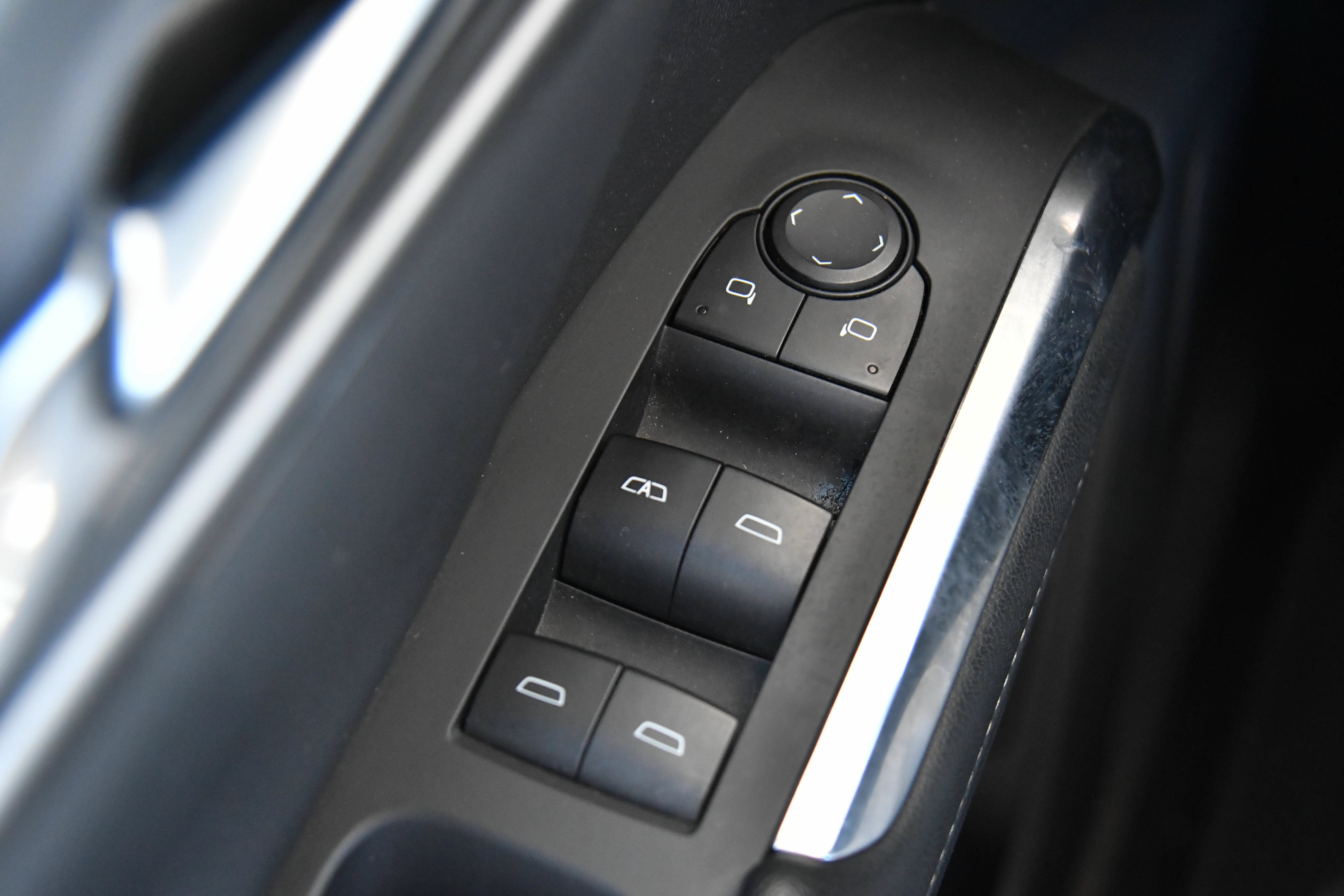 Used 2024 Chevrolet Traverse LT FWD image 42