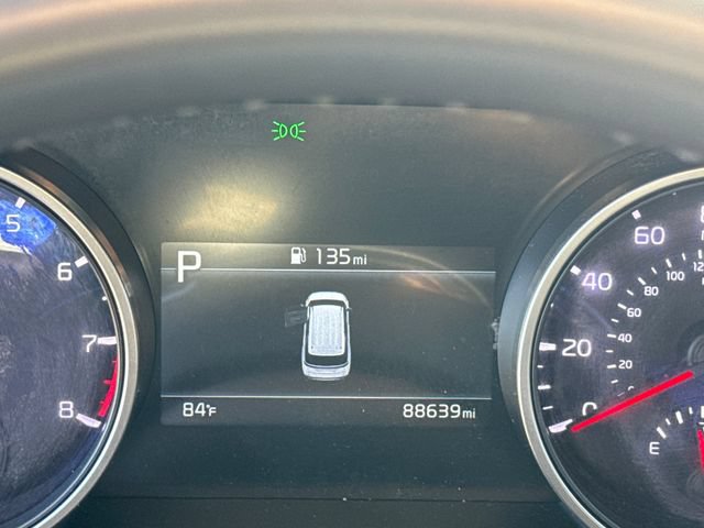 Used 2024 Kia Carnival EX FWD image 16