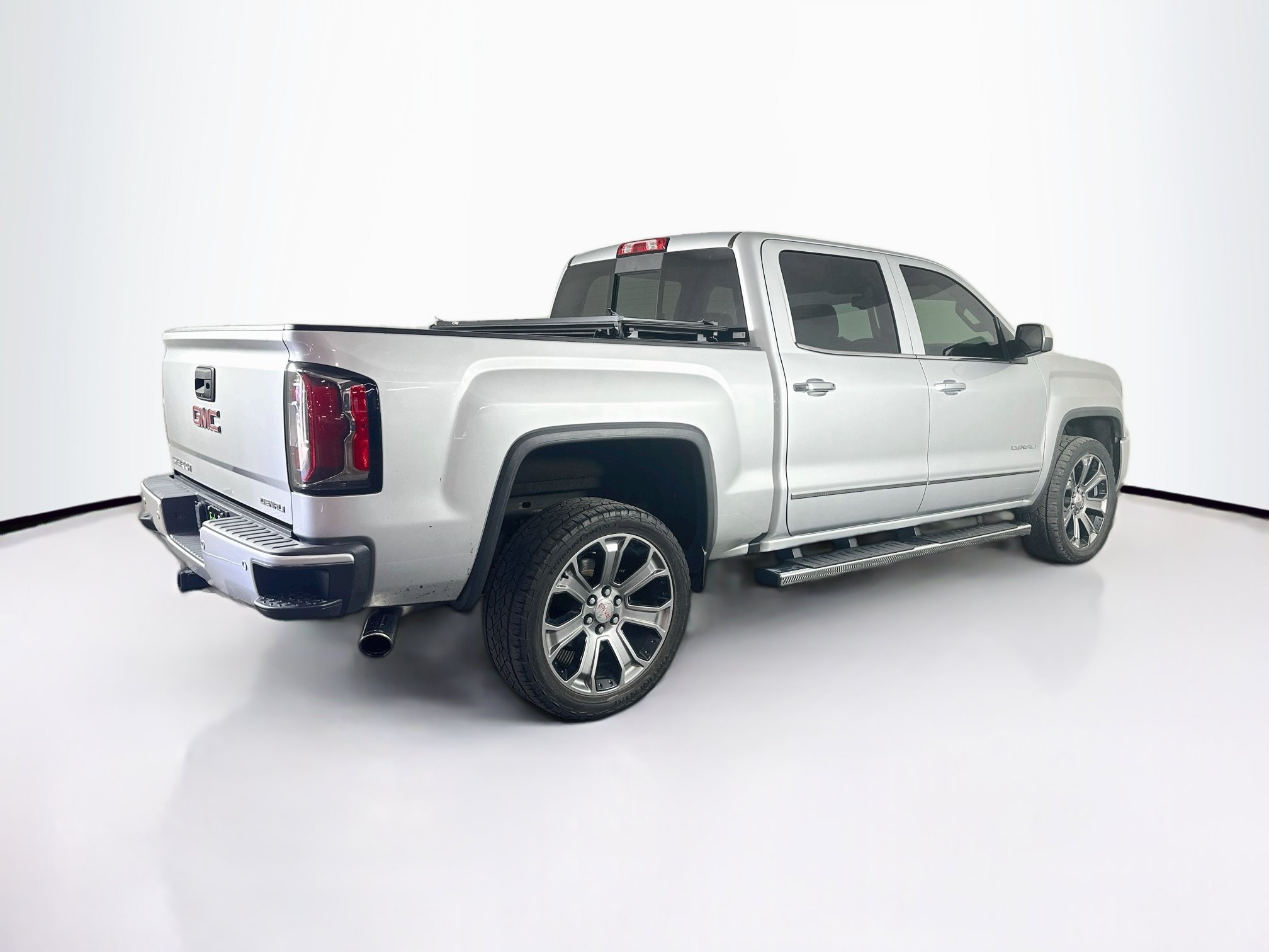 Used 2018 GMC Sierra 1500 Denali AWD/4WD image 9