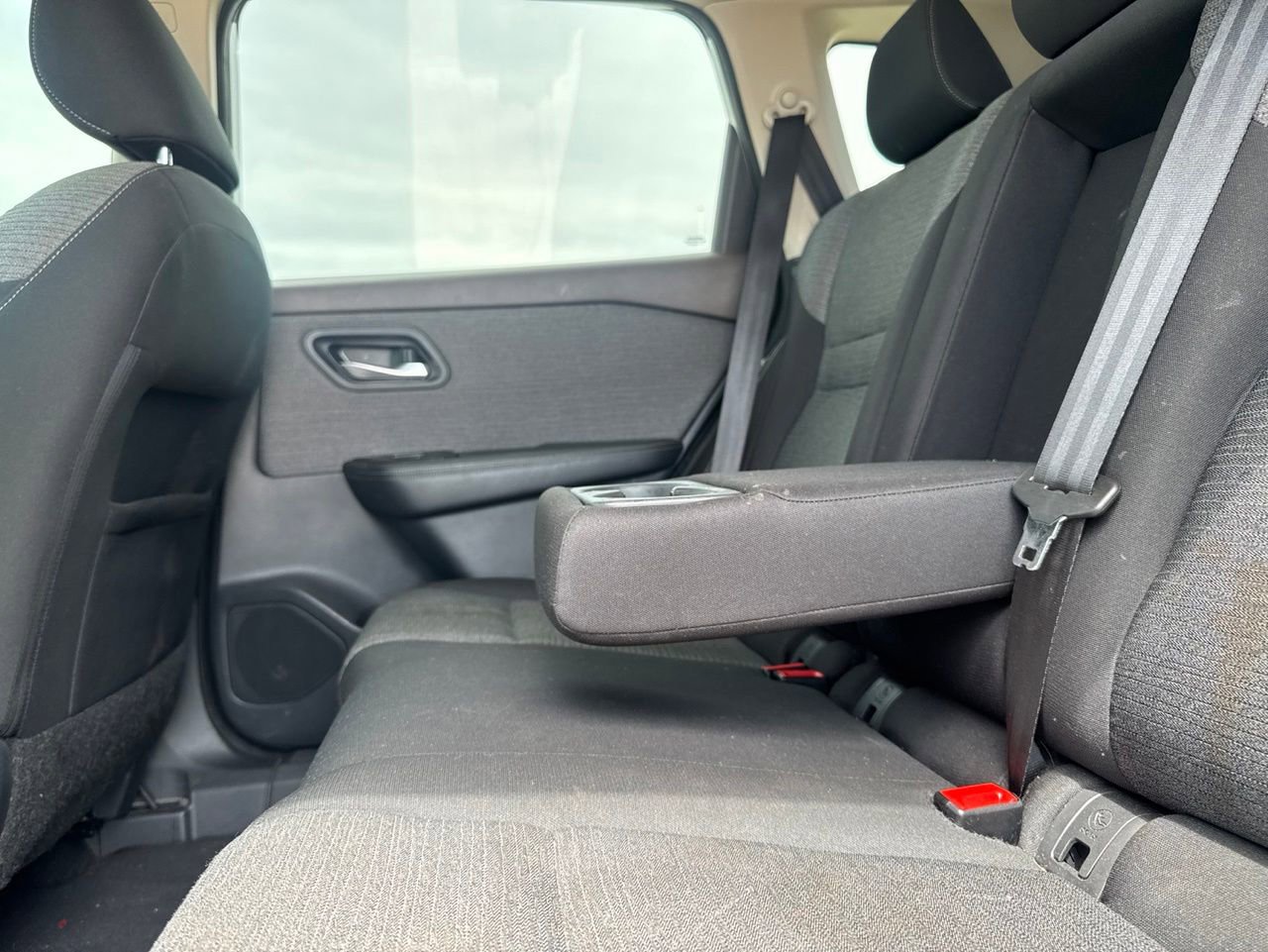 Certified 2021 Nissan Rogue SV FWD image 33