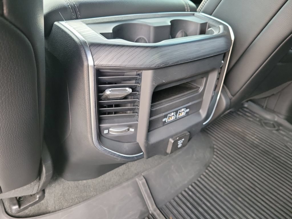 Used 2023 RAM 1500 Laramie AWD/4WD image 9