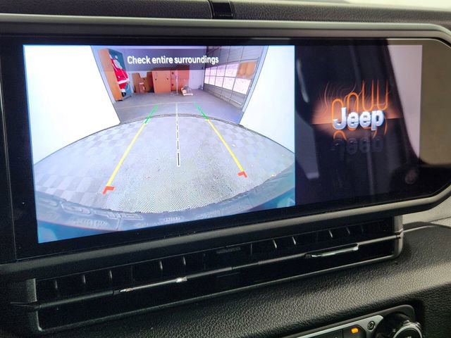 Used 2024 Jeep Wrangler Unlimited image 17