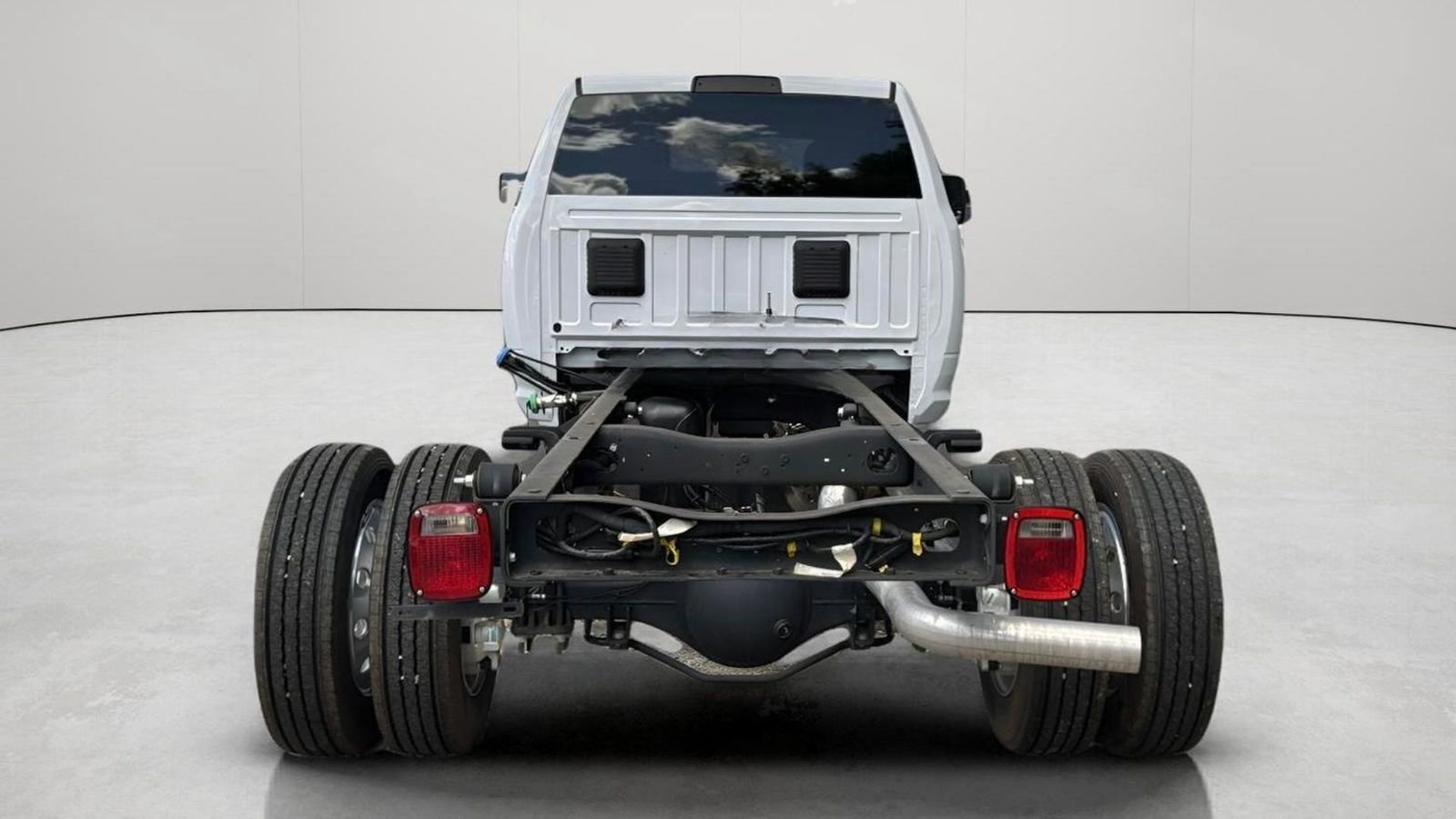 New 2024 RAM 4500 Tradesman w/ Chrome Appearance Group RWD image 6