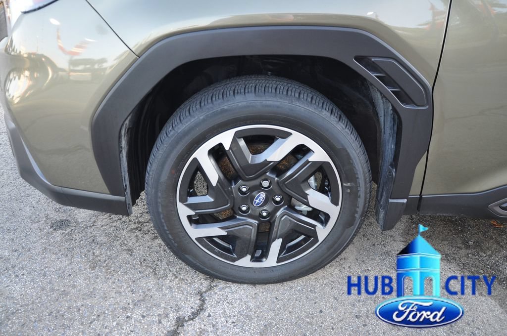 Used 2025 Subaru Forester Limited AWD/4WD image 8