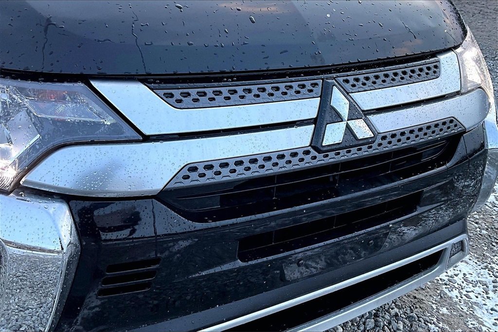 Used 2020 Mitsubishi Outlander SE image 26