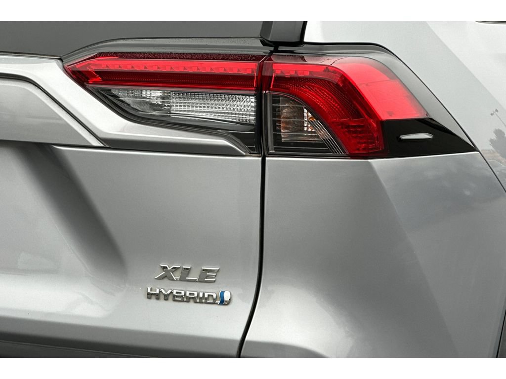 Certified 2020 Toyota RAV4 XLE w/ Convenience Package AWD/4WD image 32