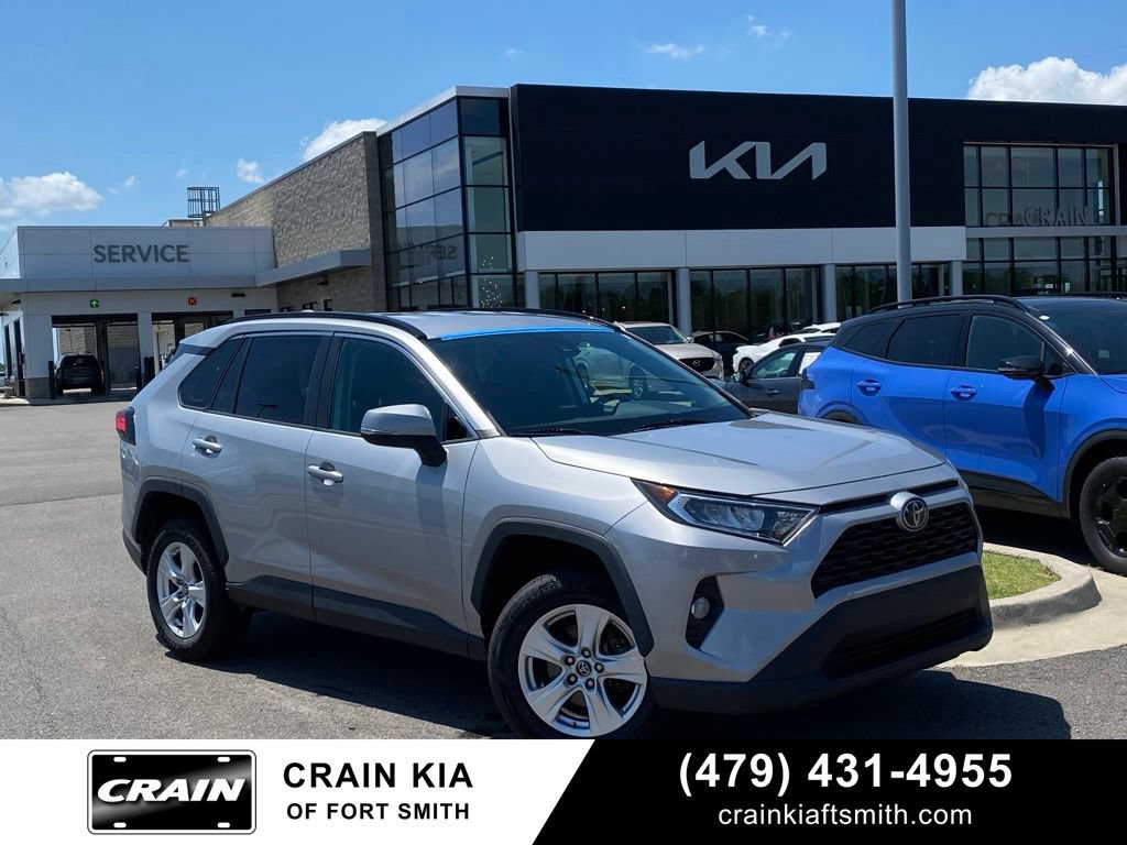 Used 2021 Toyota RAV4 XLE FWD image 1