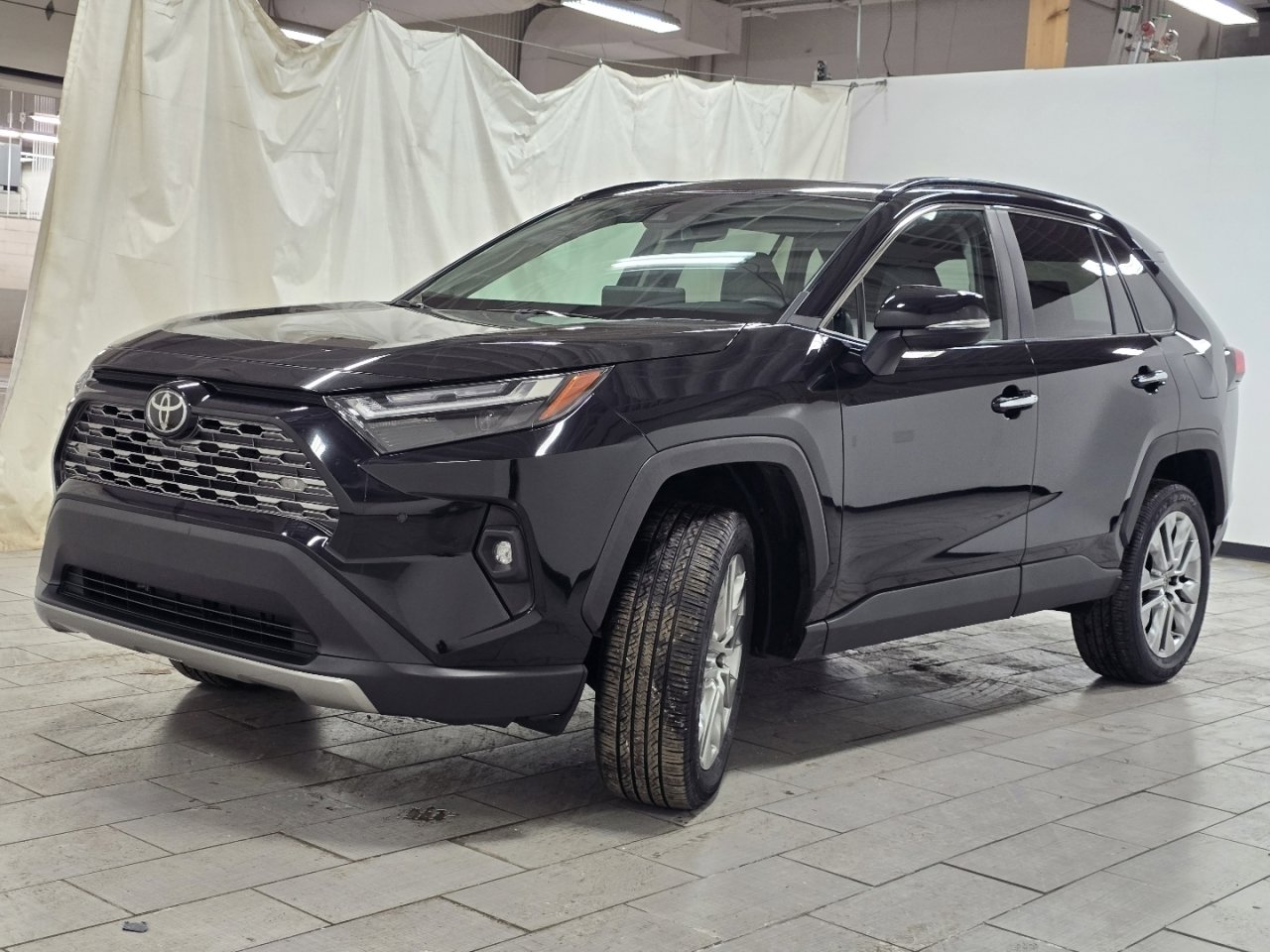 Used 2024 Toyota RAV4 Limited image 13