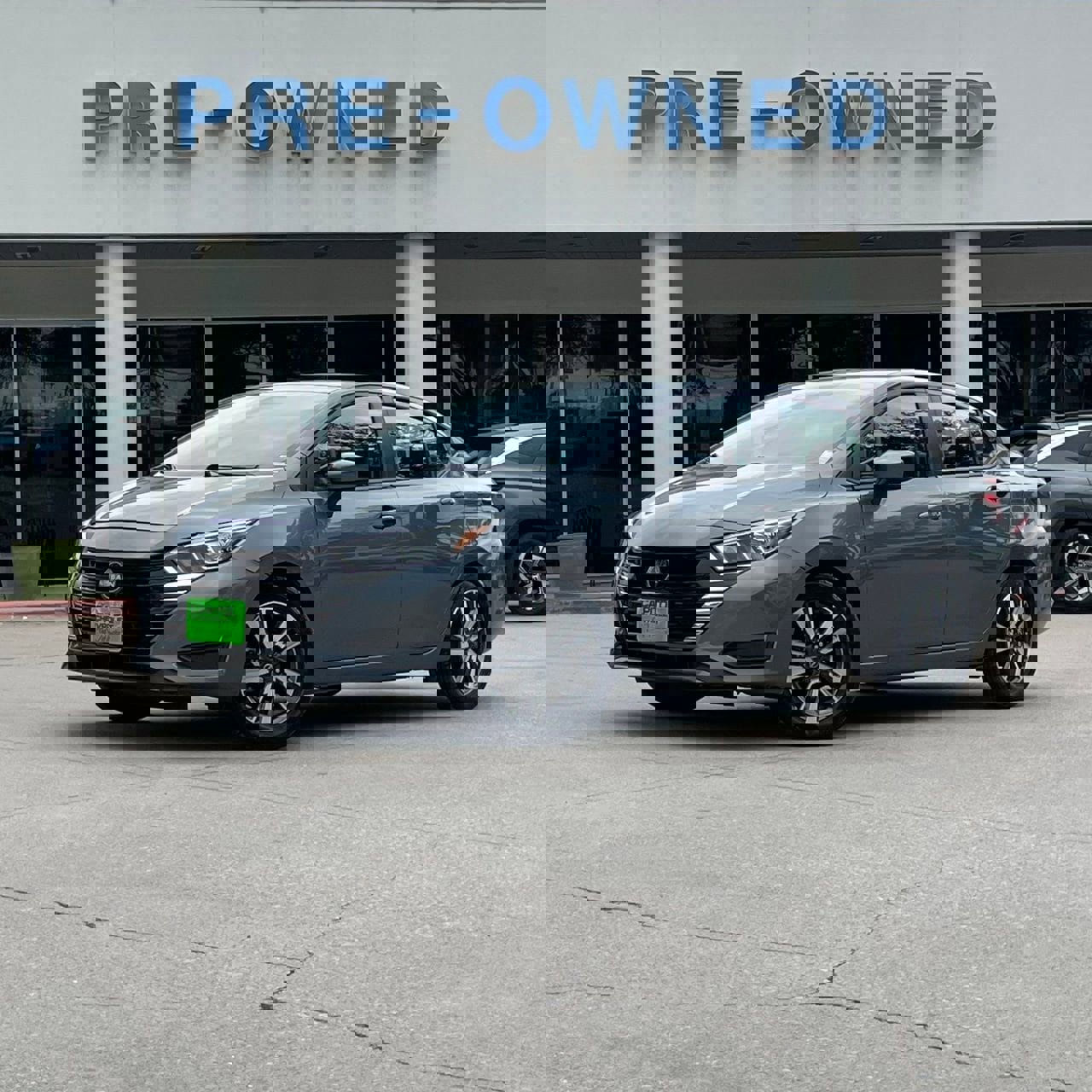 Used 2024 Nissan Versa SV FWD image 2