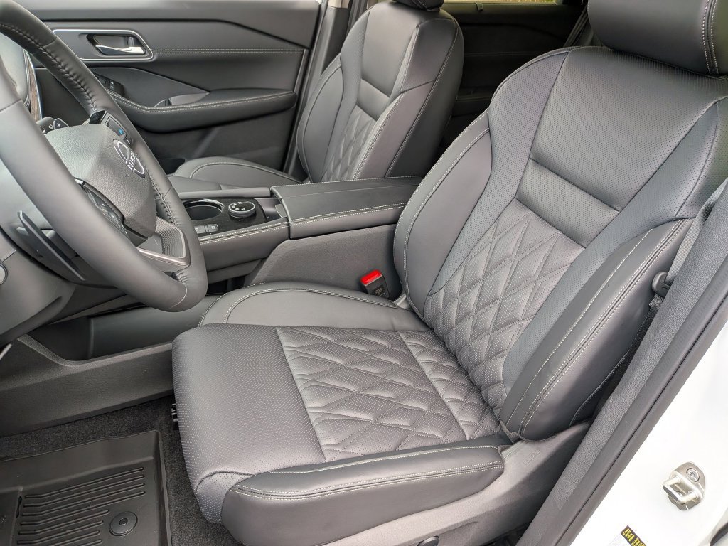 New 2026 Nissan Rogue Platinum AWD/4WD image 16