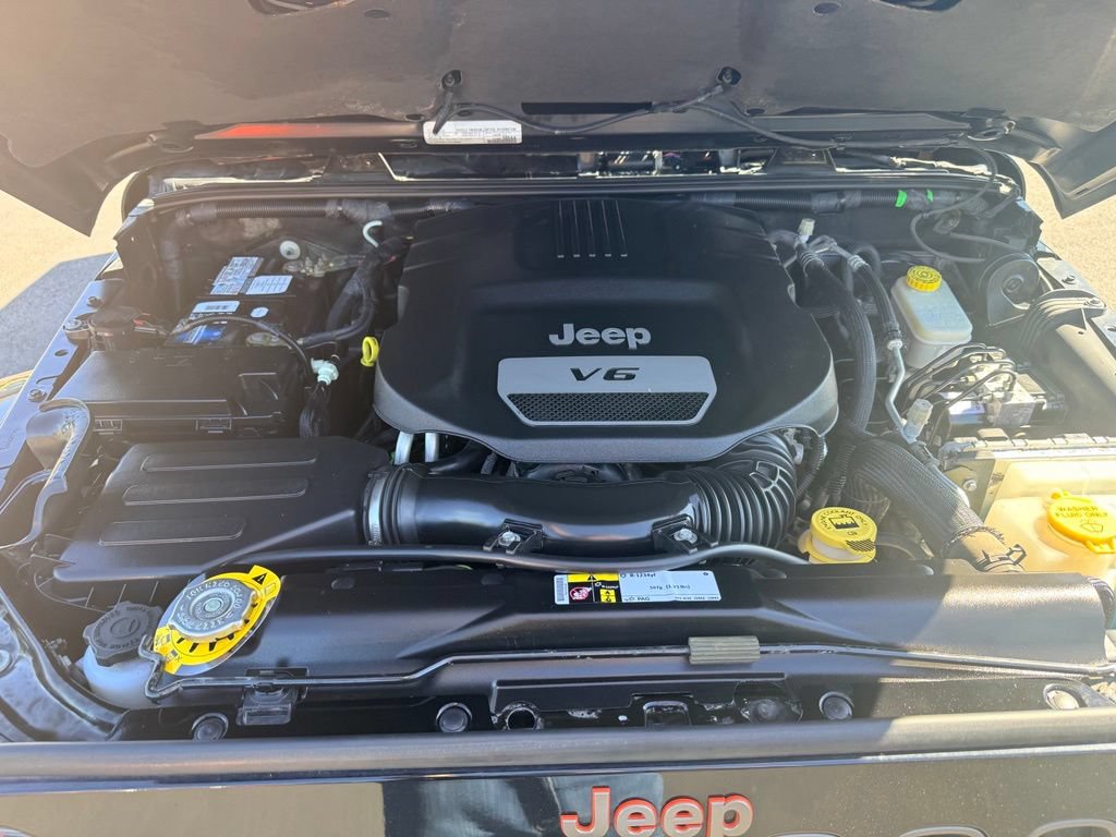 Used 2016 Jeep Wrangler Unlimited Sahara AWD/4WD image 35