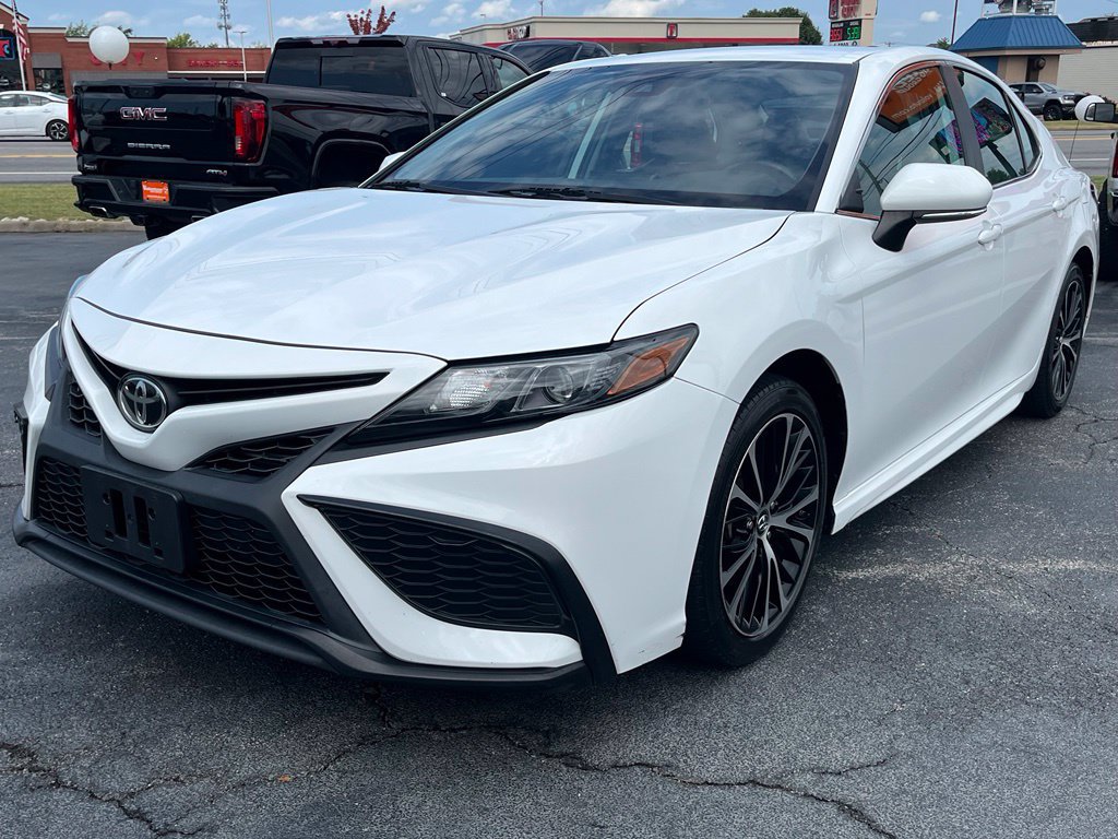Used 2022 Toyota Camry SE FWD image 5