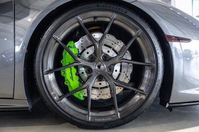 Used 2021 Lamborghini Huracan EVO RWD image 25