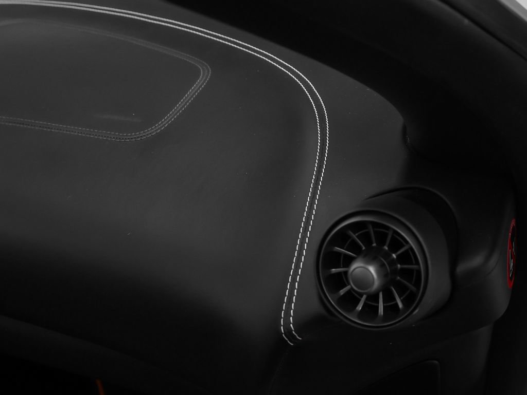 Used 2016 McLaren 675LT Spider RWD image 28