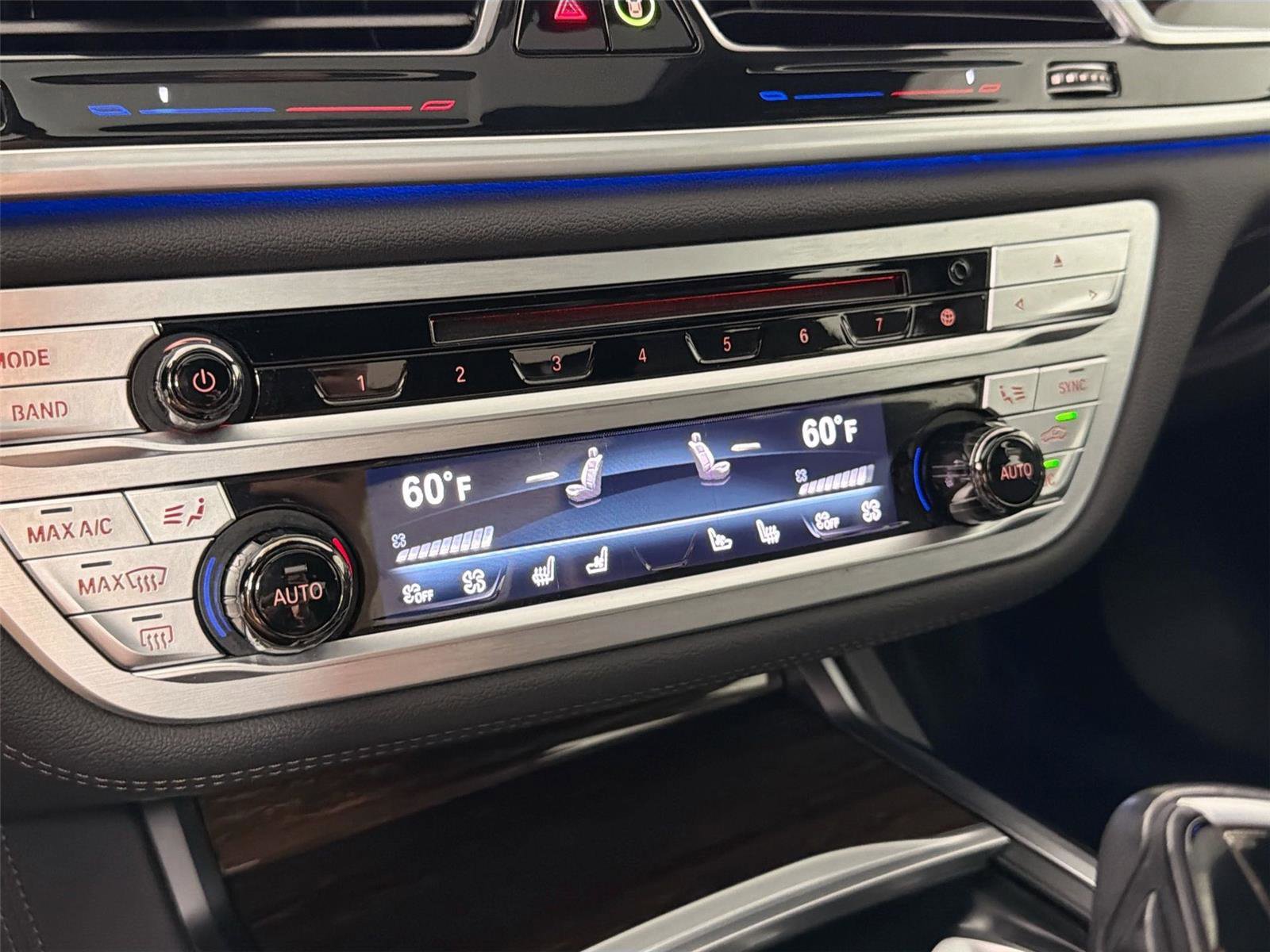 Used 2020 BMW 740i w/ M Sport Package RWD image 16