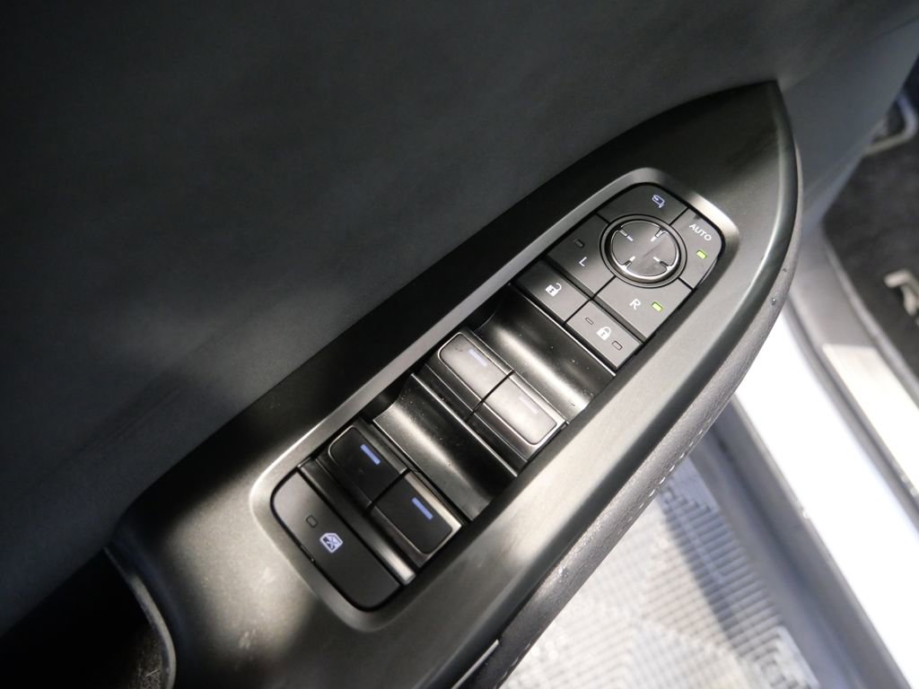 Certified 2023 Lexus RZ 450e Premium w/ Technology Package image 17